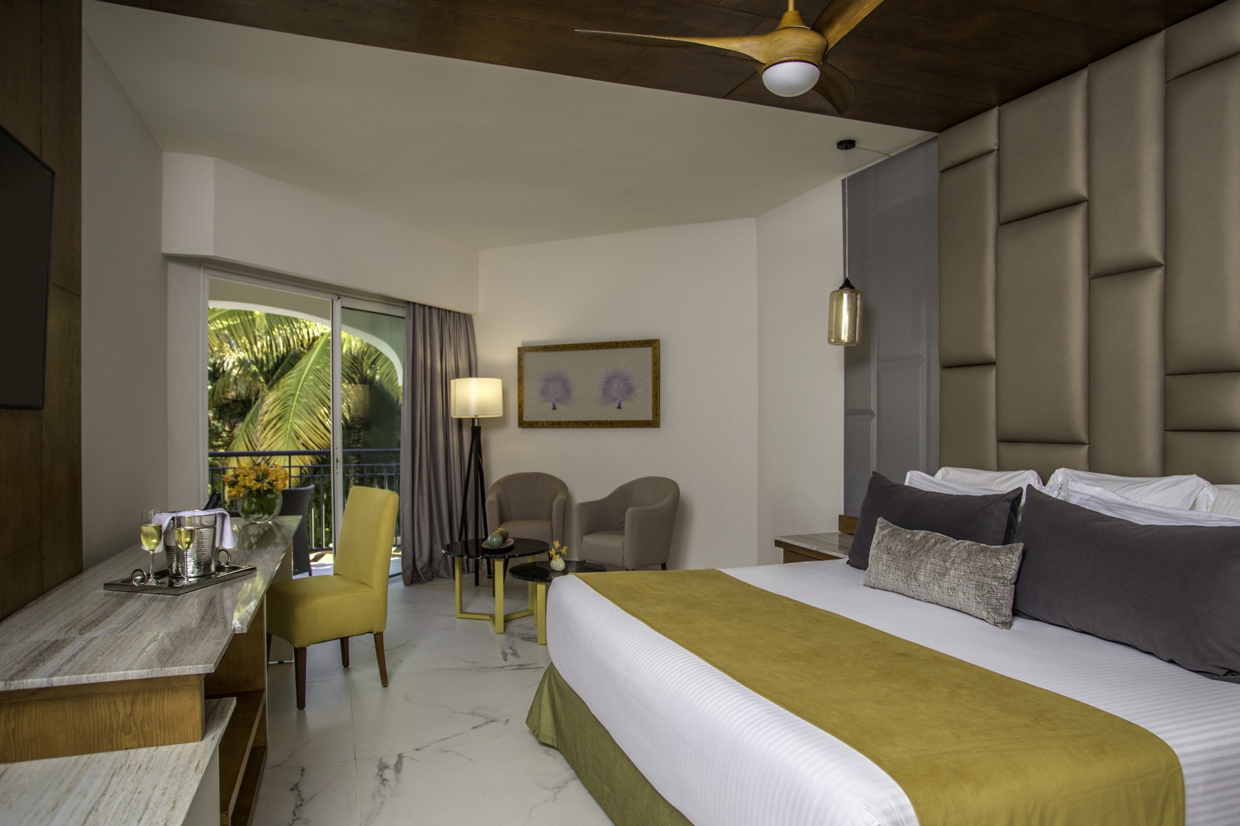 Preferred Club Junior Suite
